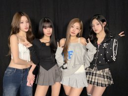 พยากรณ์ความฮอต 6 เมษานี้ #KISSROADinBANGKOK ปรอทแตกแน่! สแตนด์บายรถดับเพลิงรอรับ 4 สาว KISS OF LIFE ตัวมัมเจน 5 ได้เลย